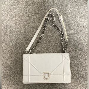 25cm 2.55 cd lady white genuine leather embossed chain handbag